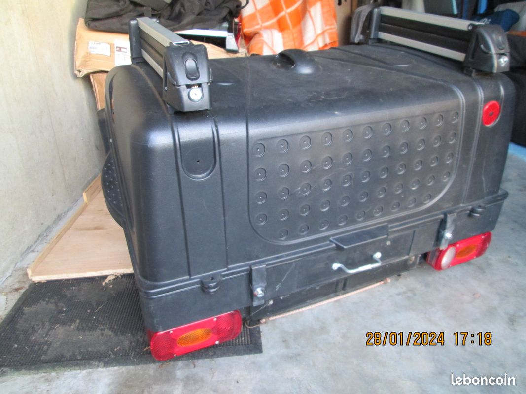 Coffre d'attelage porte-bagages TOWBOX V1