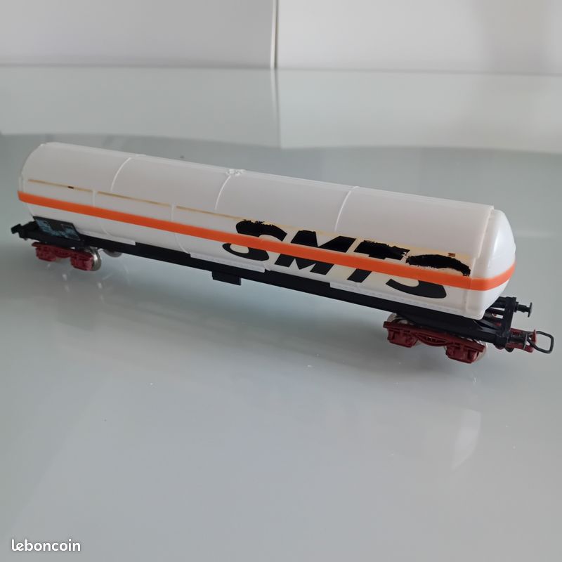 Wagon-citerne Esso avec plate forme serre freins - FL547010 - Fleischmann - Wagons