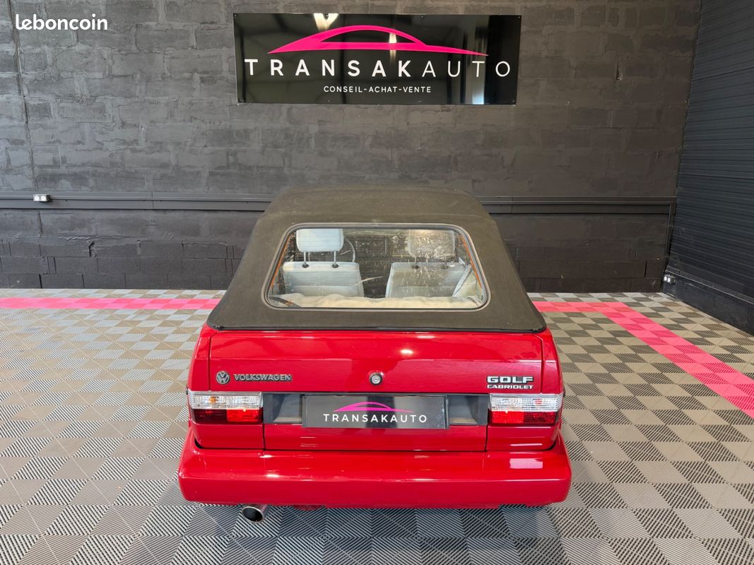 VOLKSWAGEN GOLF CABRIOLET 1.8 90ch - MOTEUR REFAIT 5000KMS - CAPOTE NEUVE - PEINTURE NEUVE - DOSSIER PHOTO RESTAURATION... (image 23)