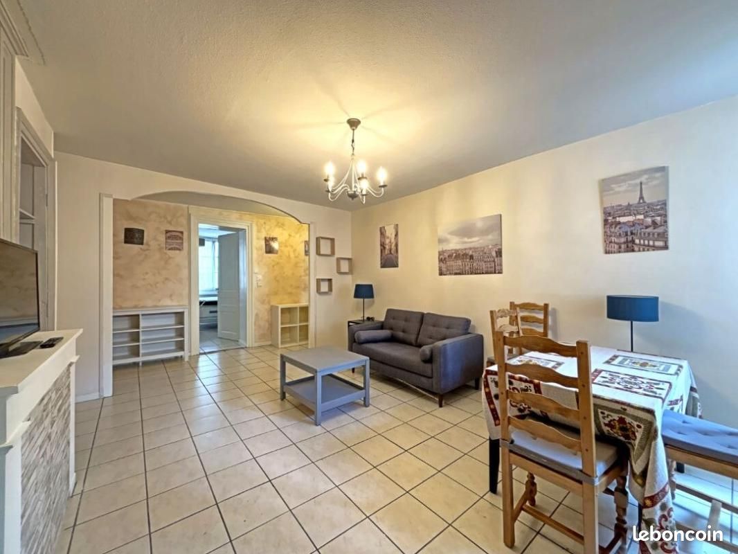 Appartement 3 pièces 77 m² · à Saint-Étienne · 77 m² · 690 €