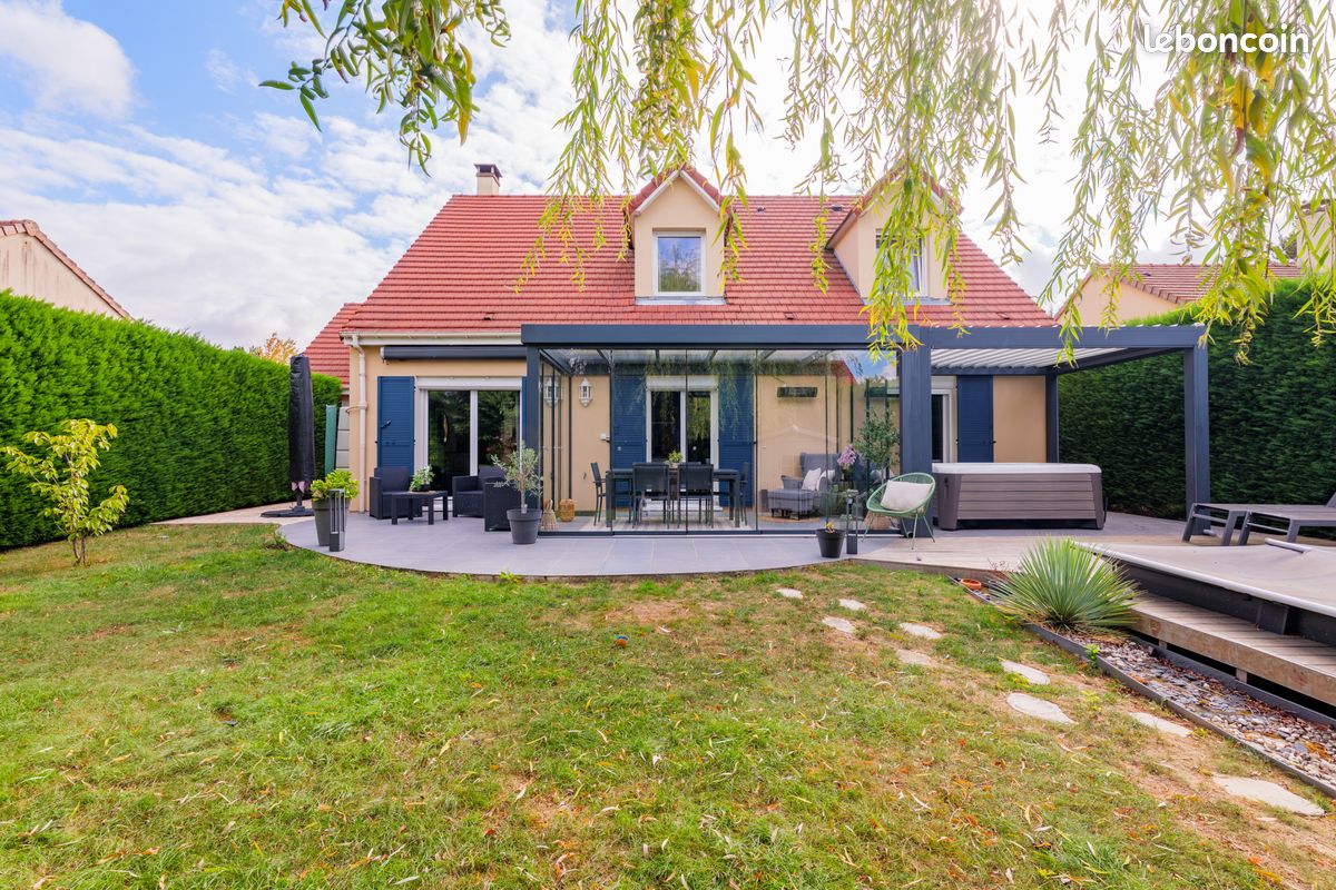 Maison 8 pièces 158 m² · à Magny-le-Hongre · 158 m² · 830 000 €