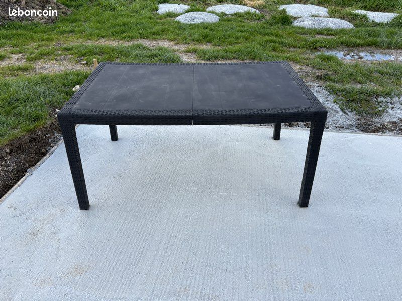 Table de jardin (image 1)