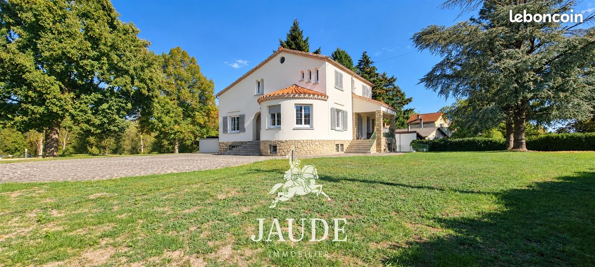 Maison 11 pièces 324 m² · à Pont-du-Château · 324 m² · 799 000 €