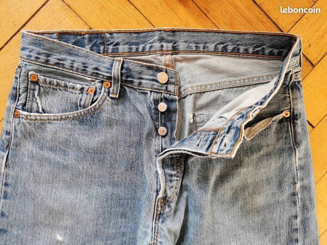 Jean Levi's 501 W32 L32, 100 % coton, a déjà beaucoup vécu mais peut encore servir longtemps car qualité supérieure, 100 % coton, sans élasthanne (image 3)