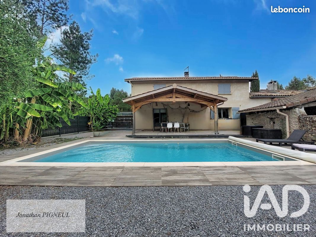 Maison 5 pièces 135 m² · à Saint-Morillon · 135 m² · 399 000 €