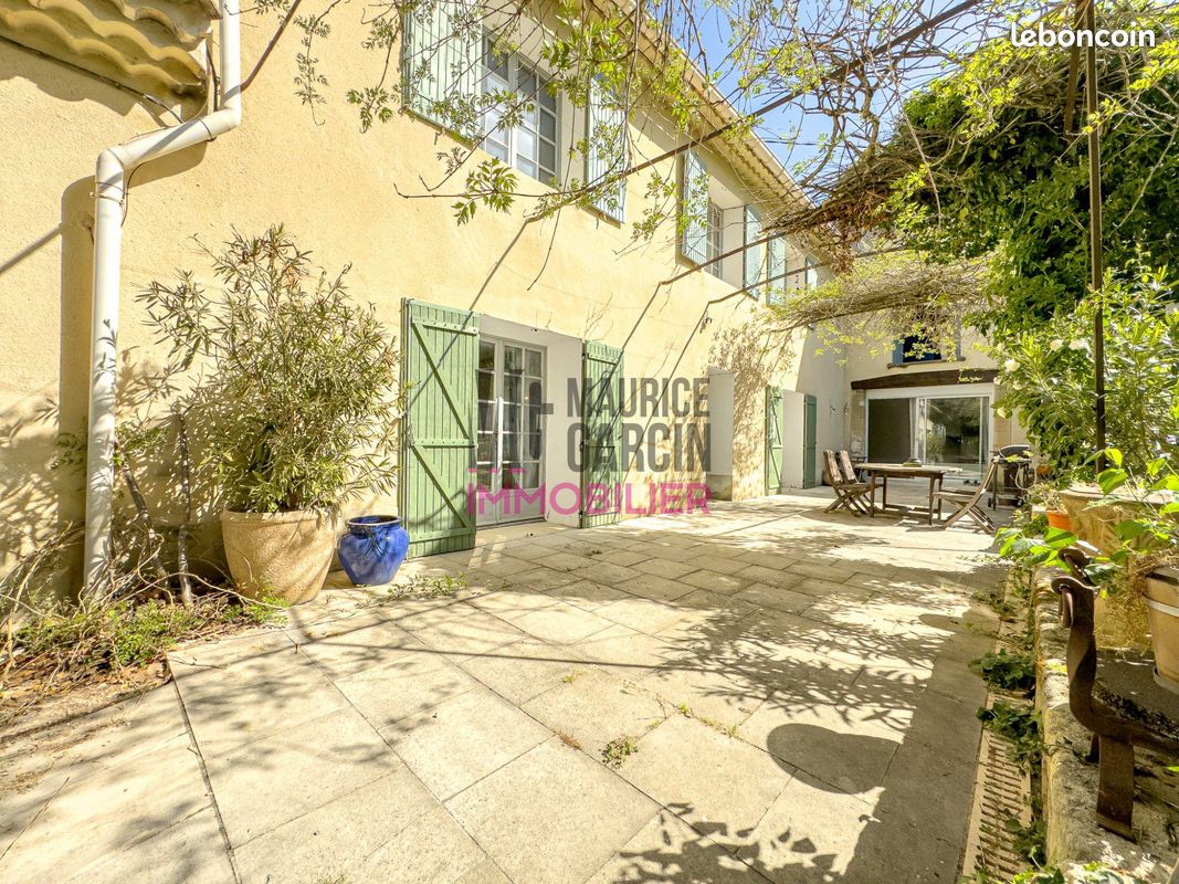 Maison 6 pièces 183 m² · à L'Isle-sur-la-Sorgue · 183 m² · 399 990 €
