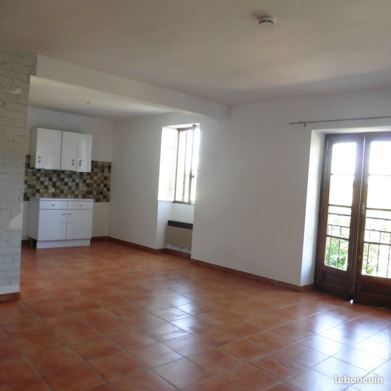 Appartement 3 pièces 90 m² · à Aiguèze · 90 m² · 693 €