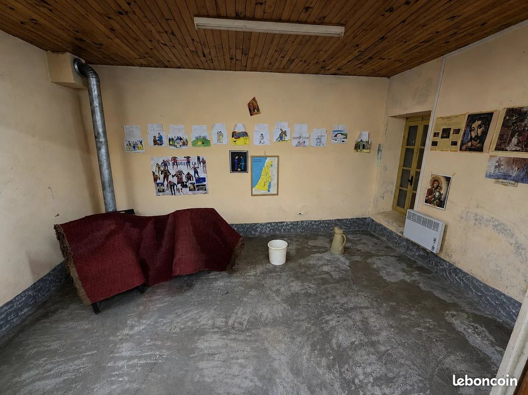 Maison 2 pièces 44 m² · à Saint-Julien-de-Peyrolas · 44 m² · 49 000 €