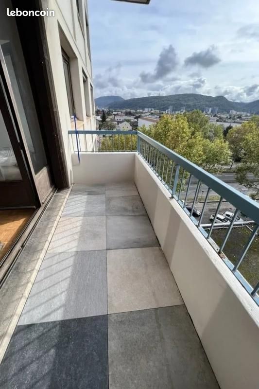 Appartement 1 pièce 38 m² · à Échirolles · 38 m² · 543 €