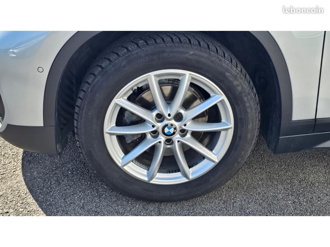 BMW X1 Advantage sDrive 16dA + Sieges avant chauffants + Carplay + Vitrage teinté (image 25)