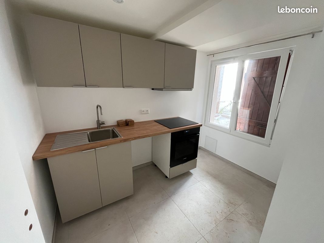 Appartement 2 pièces 33 m² · à Oyonnax · 33 m² · 450 €/mois