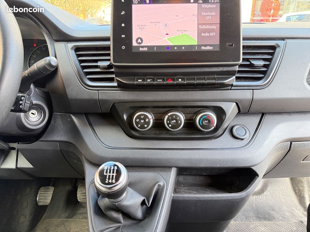 RENAULT TRAFIC III (2) FOURGON L1H1 2.8T 2.0 dCi 110 tva gps clim garantie 12 mois (image 12)