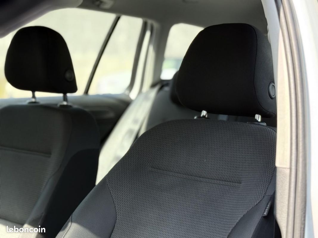 VOLKSWAGEN GOLF VII SW 1.6 TDI 115 BlueMotion DSG7 PHASE 2 (image 16)