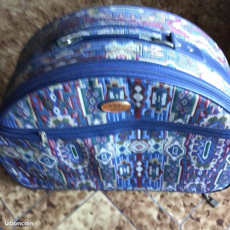 Petite valise voyage (image 1)