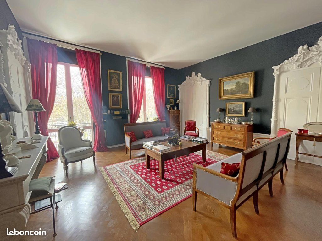Appartement 6 pièces 186 m² · à Saint-Étienne · 186 m² · 250 000 €