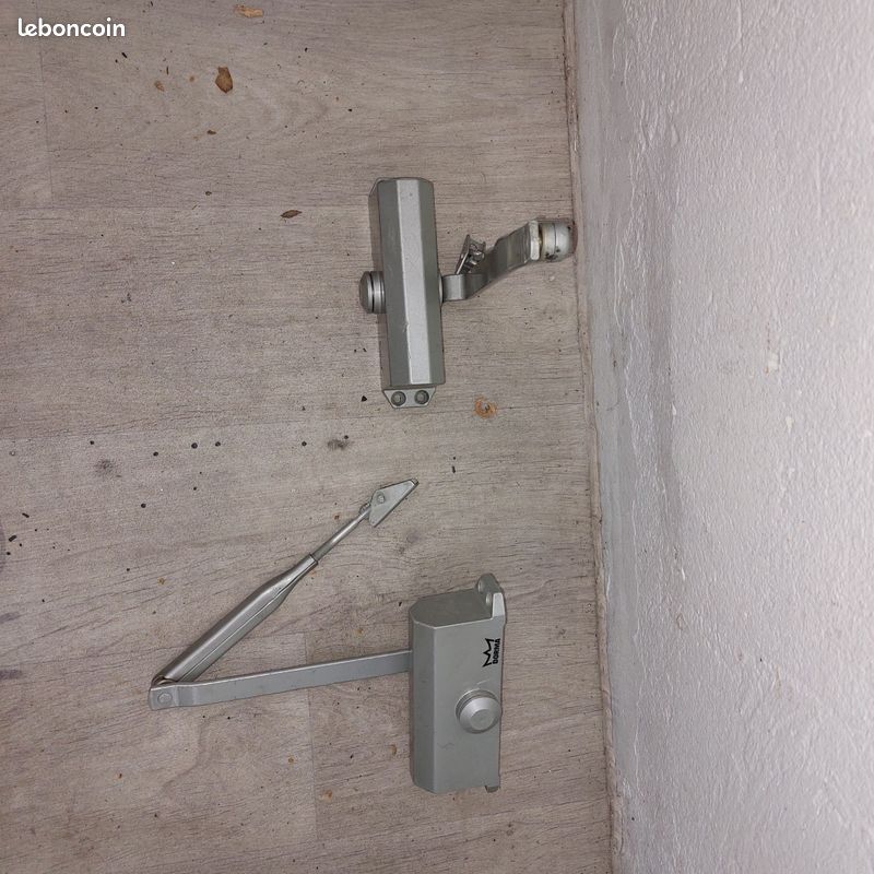 Ferme porte automatique (image 1)