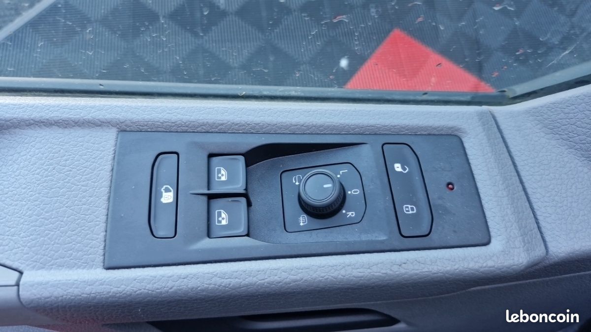 Volkswagen Transporter L1H1 2.0 TDI 150 BVM6 BUSINESS (image 13)