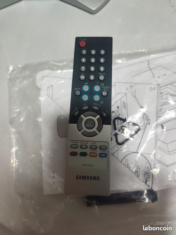 Télévision Samsung 15 pouces comme neuf (image 3)