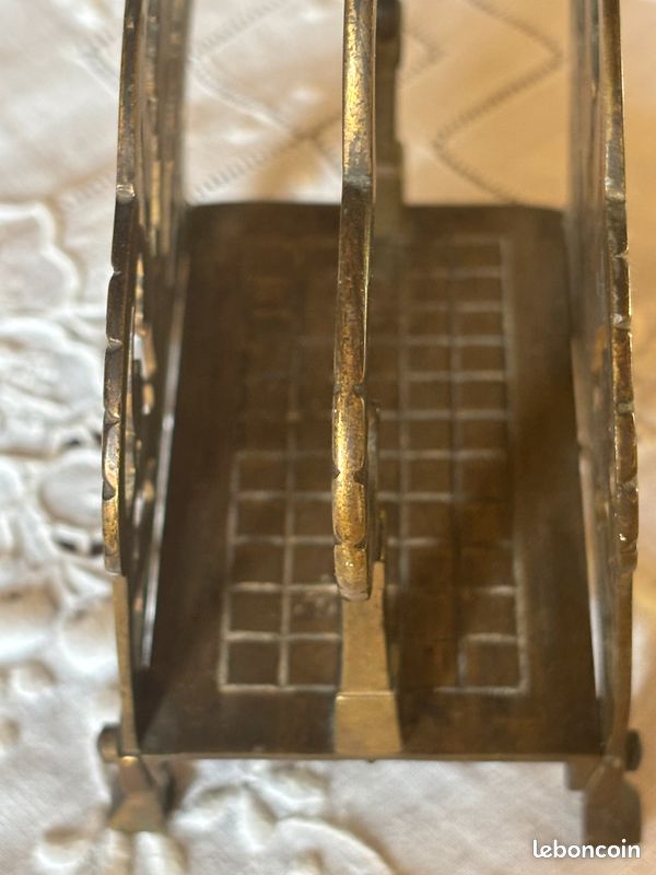 Porte lettre ou serviette en laiton vintage (image 2)