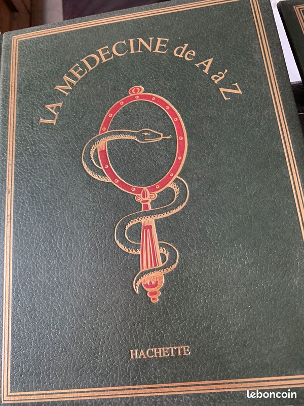 Encyclopedie medicale ancienne + fascicule bientot noel (image 1)