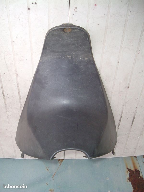 Carénage repose pied scooter Peugeot 50 trekker (image 2)