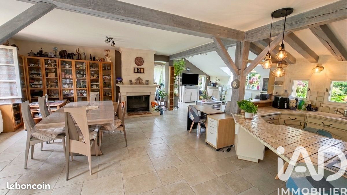 Maison 6 pièces 147 m² · à Mayet · 147 m² · 215 700 €