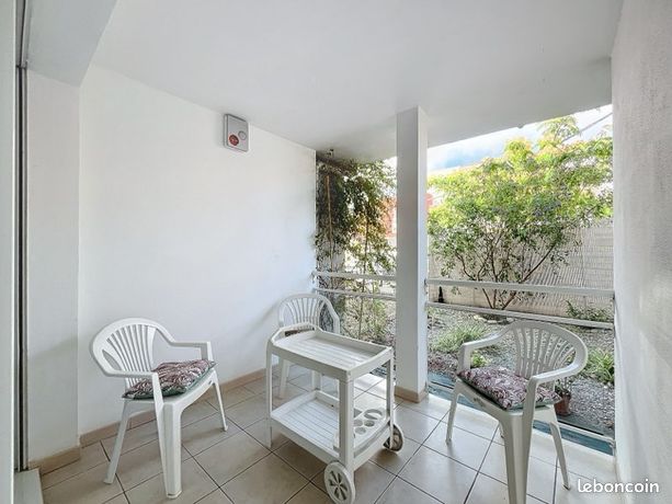 Appartement 2 chambres avec terrasse et parking
