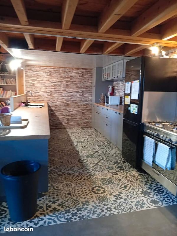 Maison 15 pièces 400 m² · à La Chapelle-Agnon · 400 m² · 350 000 €