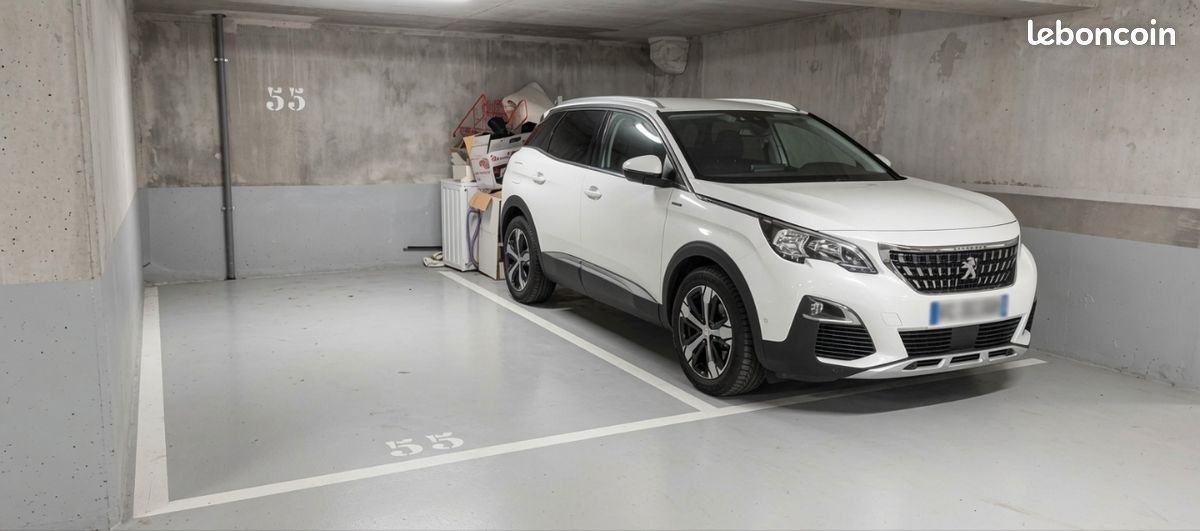 Place de parking · à Fontenay-le-Fleury · 65 €/mois