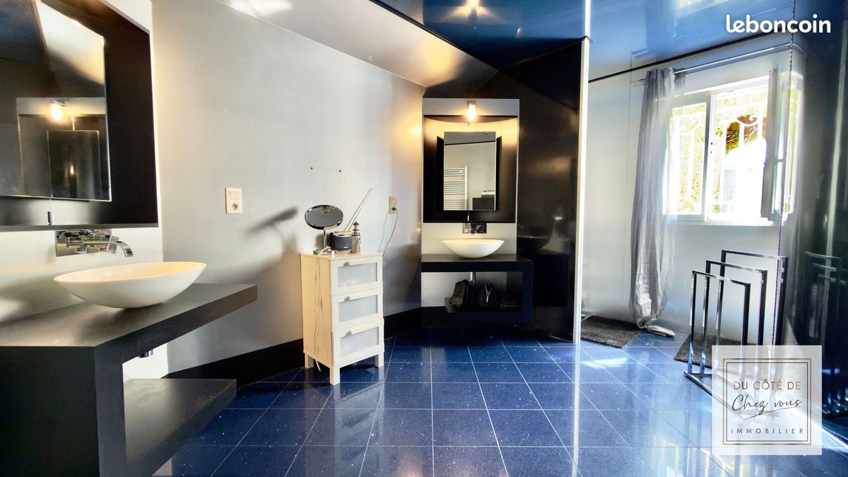 Propriété 8 pièces 260 m² (image 15)