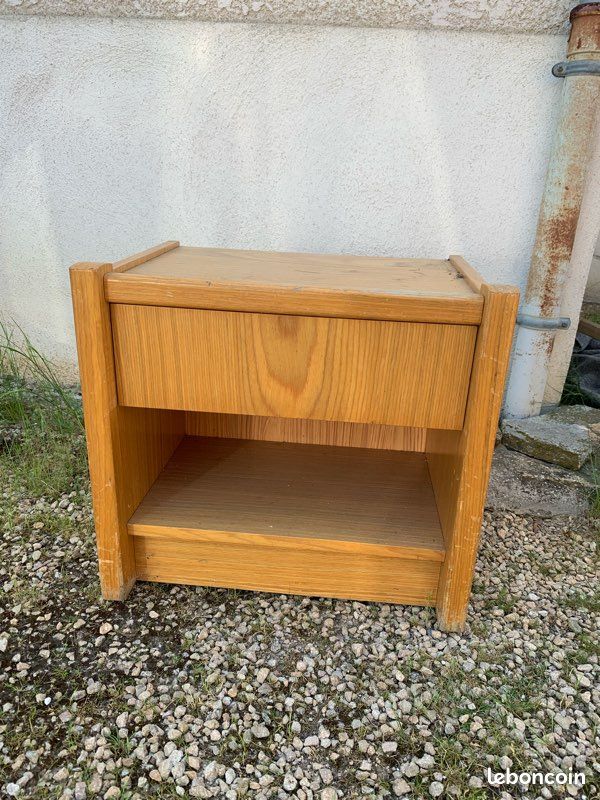 Table de chevet (image 1)