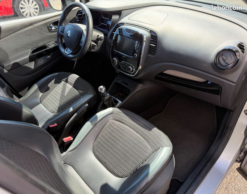 RENAULT CAPTUR 1.5 DCI 110CH INTENS ENTRETIEN À JOUr (image 24)