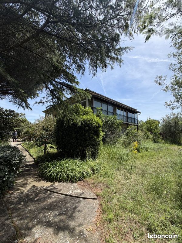 Maison 9 pièces 250 m² · à Frouzins · 250 m² · 539 000 €