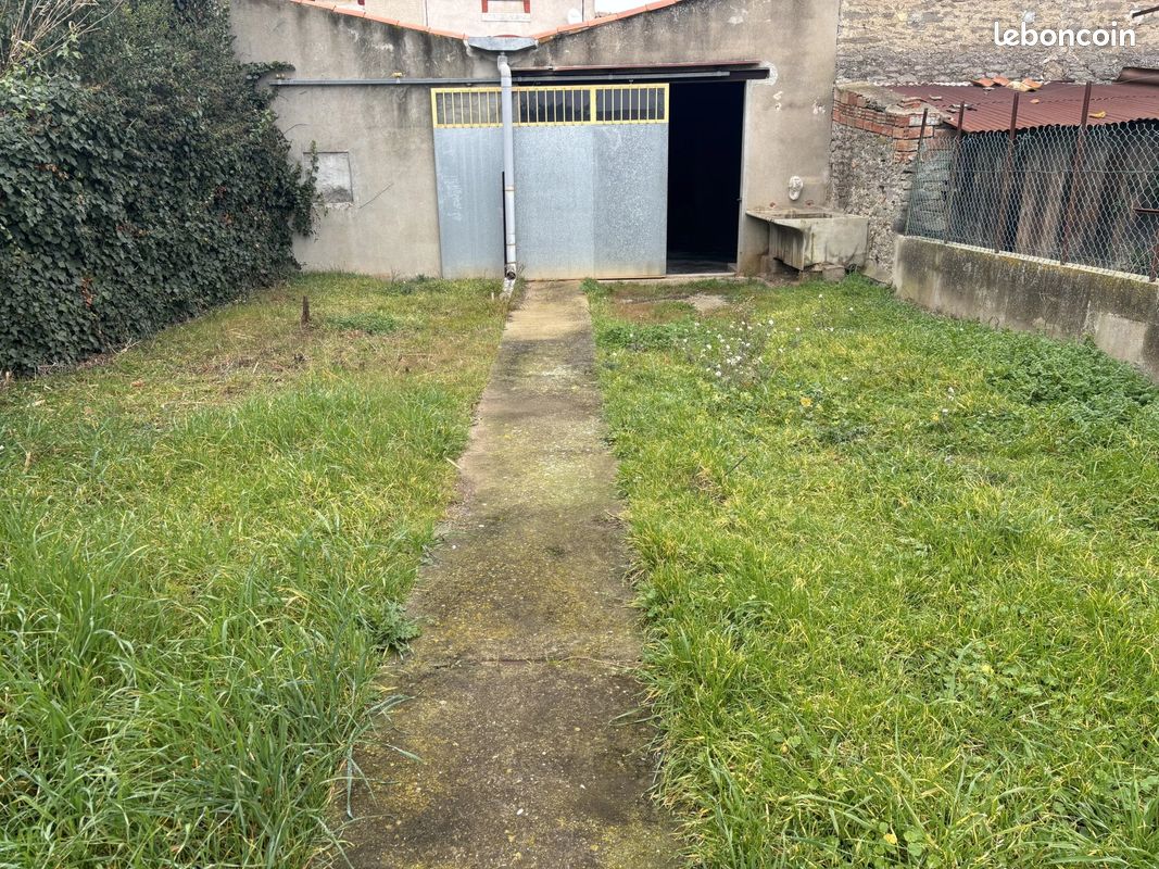 Maison 1 pièce 94 m² · à Rieux-Minervois · 94 m² · 65 000 €