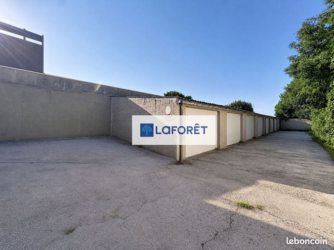 Local commercial 7 pièces 140 m² · à Brest · 140 m² · 76 300 €