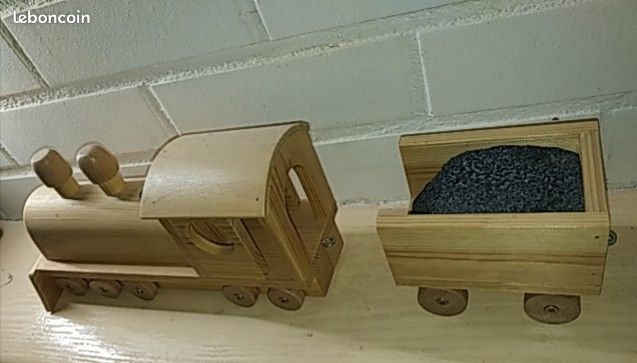 Train miniature en bois (image 4)