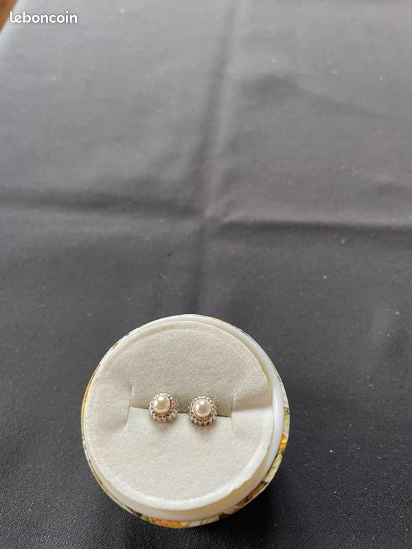 Boucles d’oreilles argent et perles (image 1)