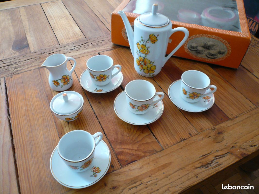Dînette en porcelaine (fleurs oranges-années 70) (image 2)