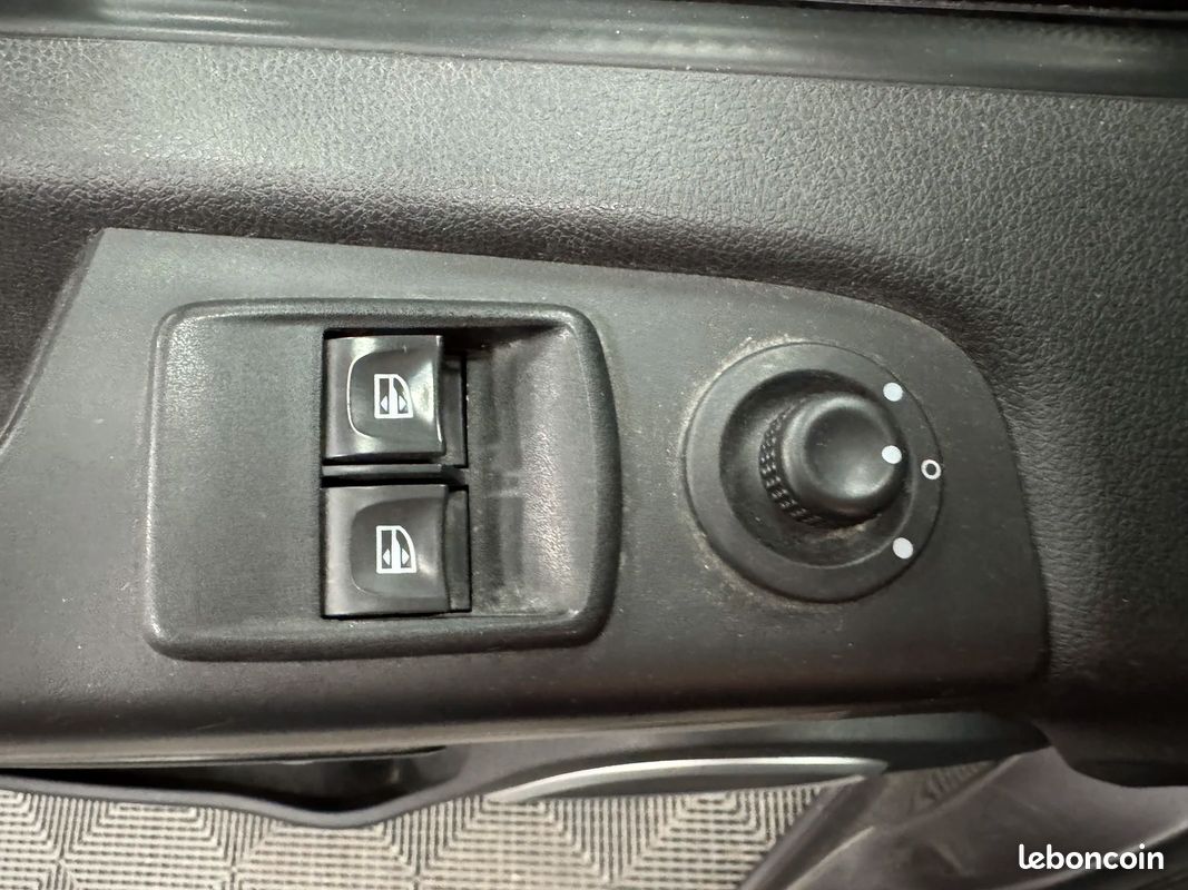 Renault TRAFIC 6 PLACES 140CH + Moteur à Chaine + Entretien OK (image 37)
