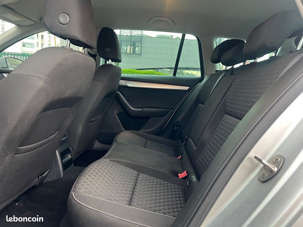 Skoda OCTAVIA COMBI 1.4 TSI 150CH GREEN TEC STYLE DSG7 (image 15)