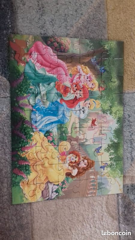 Puzzle princesses Disney 45 pièces (image 1)