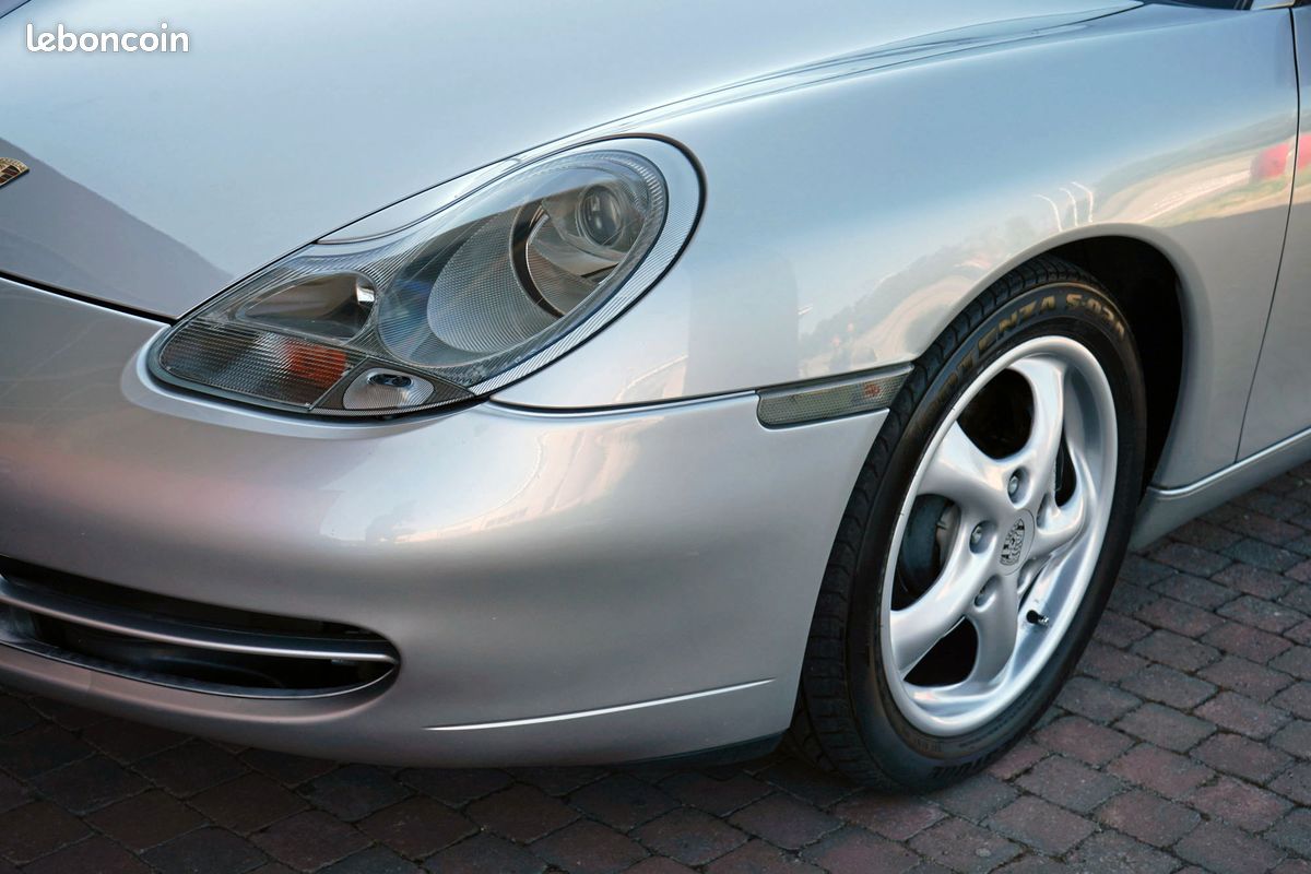 Porsche 996.1 Carrera Boite Mécanique Gris Arctique Intérieur Cuir noir Sièges Chauffants Phares Xénon (image 9)