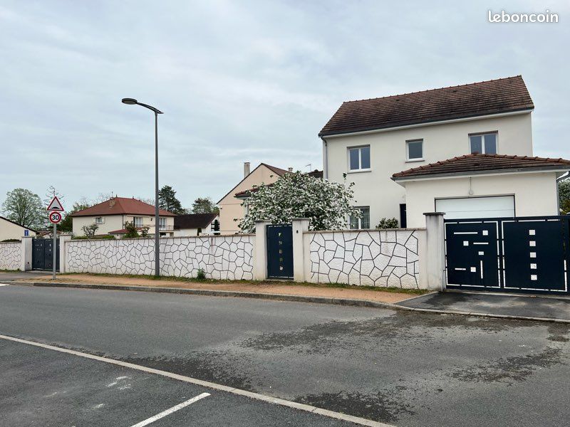 Maison 6 pièces 150 m² · à Prémilhat · 150 m² · 235 000 €