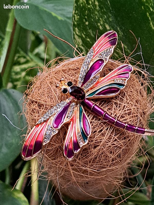 Broche élégante doré Libellule couleur violet brillante Pierres femme (image 4)
