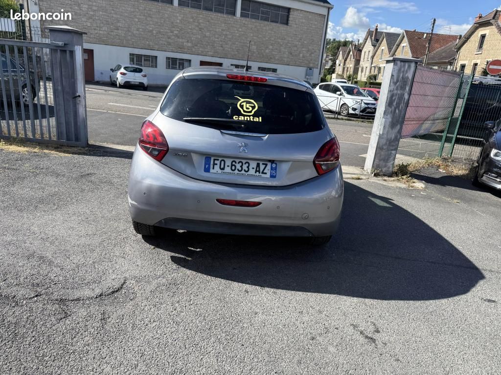 PEUGEOT 208 1.5 BlueHDi S&S - 100 Allure GPS + RADAR AR + CLIM (image 4)