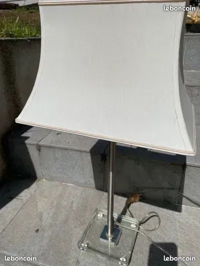 Lampe à poser (image 1)