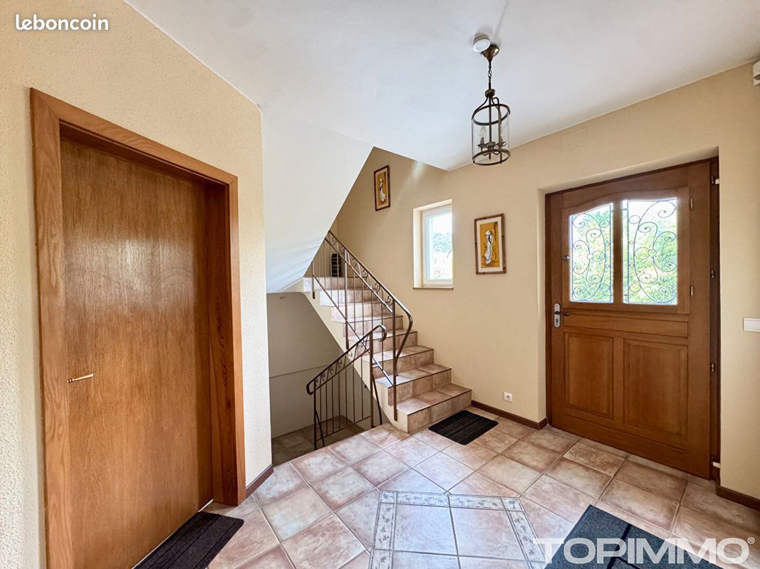 Propriété 9 pièces 228 m² (image 8)