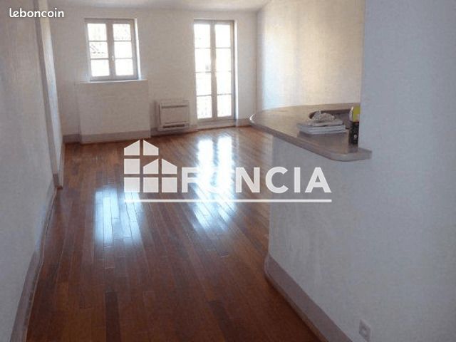 Appartement 4 pièces 105 m² - Locations