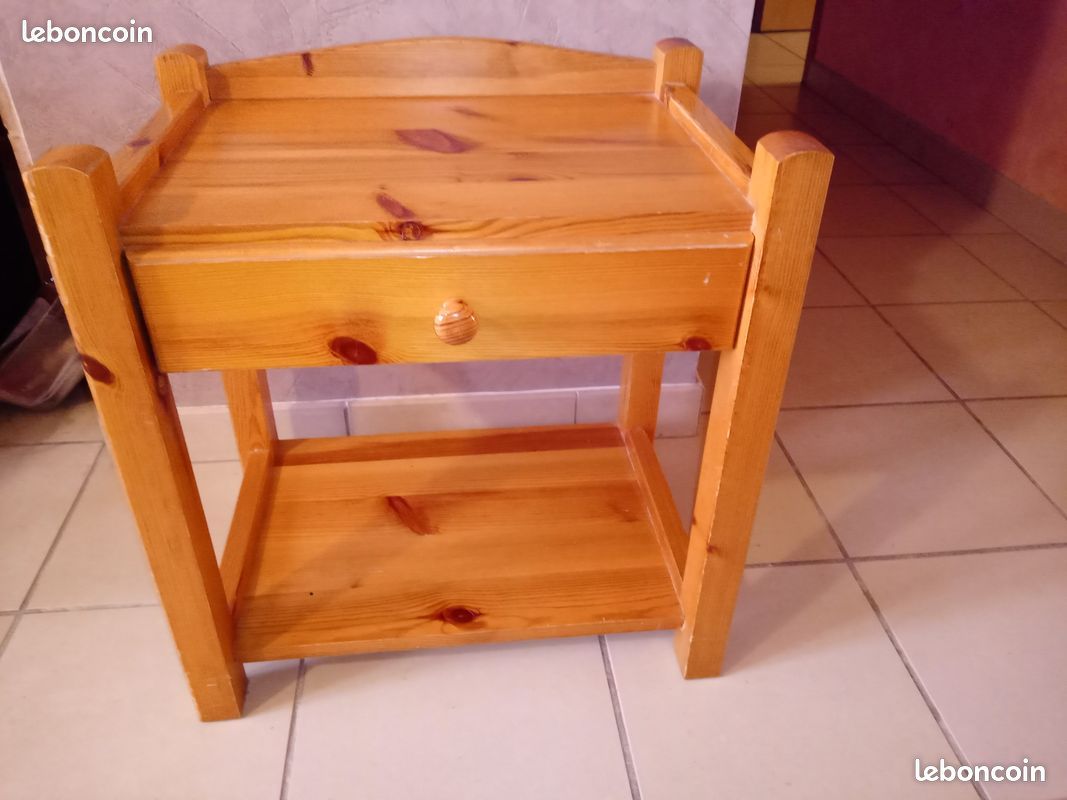 Table de nuit en sapin couleur miel (image 2)