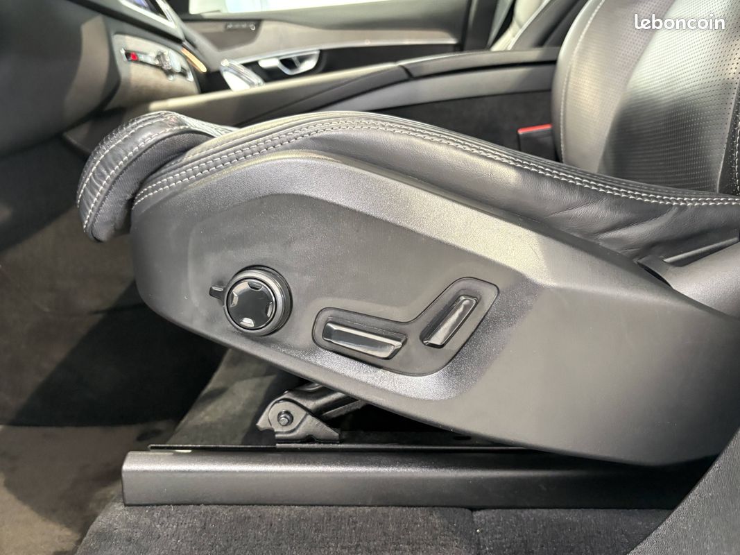 VOLVO XC90 Recharge T8 AWD 303+87 ch Geartronic 8 7pl Inscription Luxe (image 35)